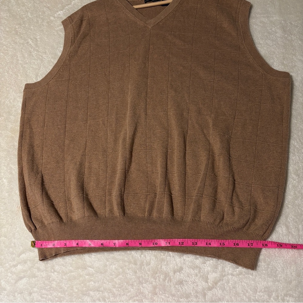Saddlebred V-Neck Tan Sweater Vest 100%cotton - Picture 13 of 14
